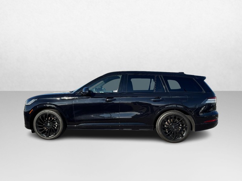 Lincoln Aviator Vehicle Full-screen Gallery Image 08