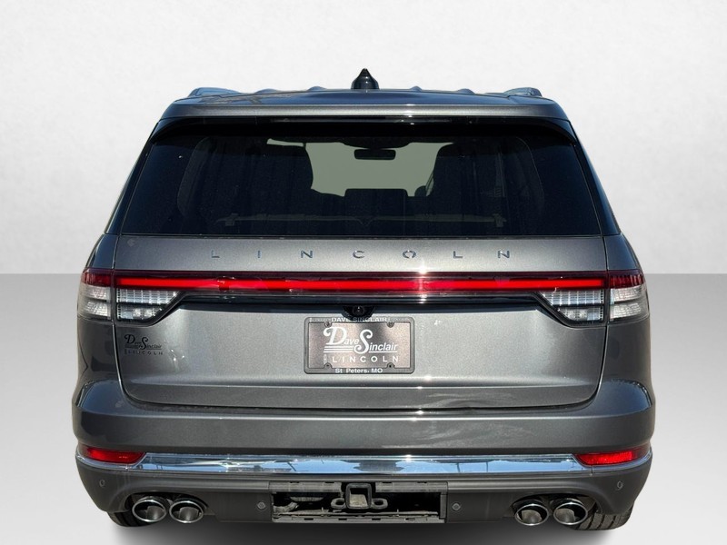 Lincoln Aviator Vehicle Full-screen Gallery Image 06