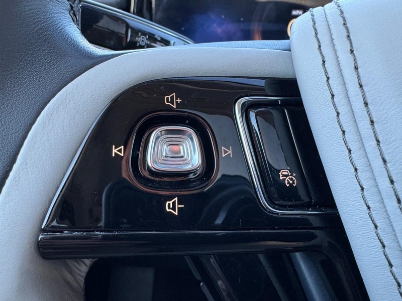 Lincoln Aviator Vehicle Full-screen Gallery Image 16