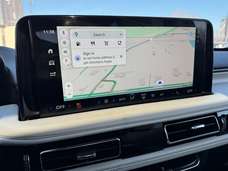 Lincoln Aviator Vehicle Full-screen Gallery Image 21