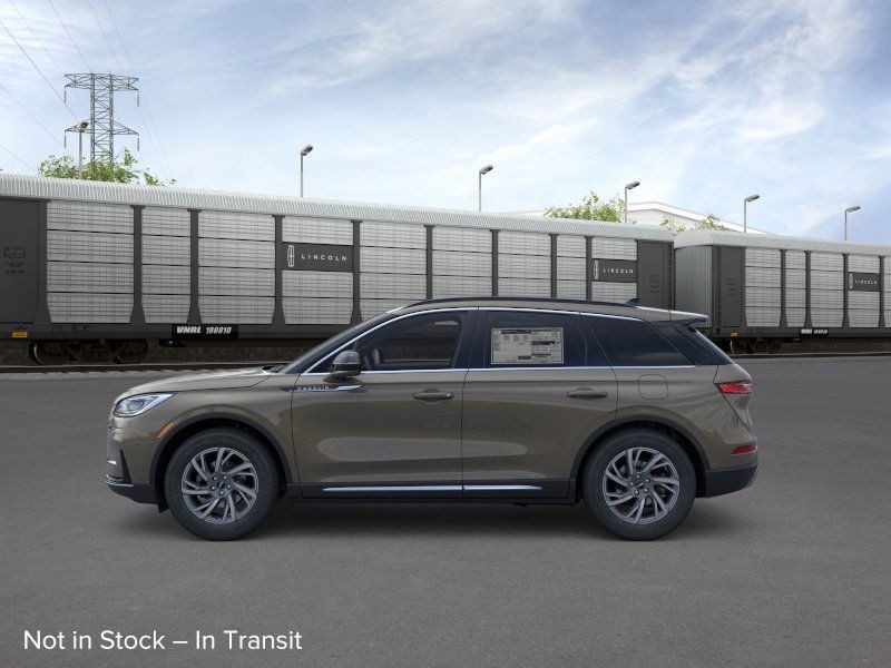 Lincoln Corsair Vehicle Full-screen Gallery Image 03