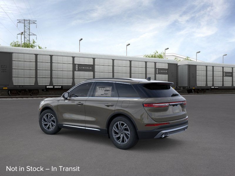 Lincoln Corsair Vehicle Full-screen Gallery Image 04