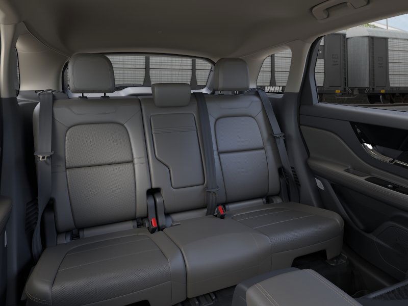 Lincoln Corsair Vehicle Full-screen Gallery Image 11