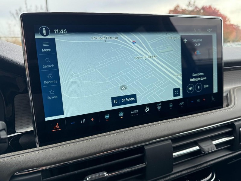 Lincoln Corsair Vehicle Full-screen Gallery Image 23