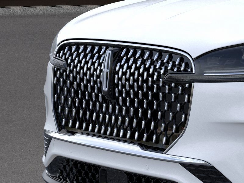 Lincoln Aviator Vehicle Full-screen Gallery Image 17