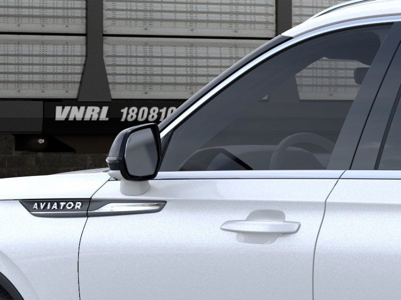 Lincoln Aviator Vehicle Full-screen Gallery Image 20