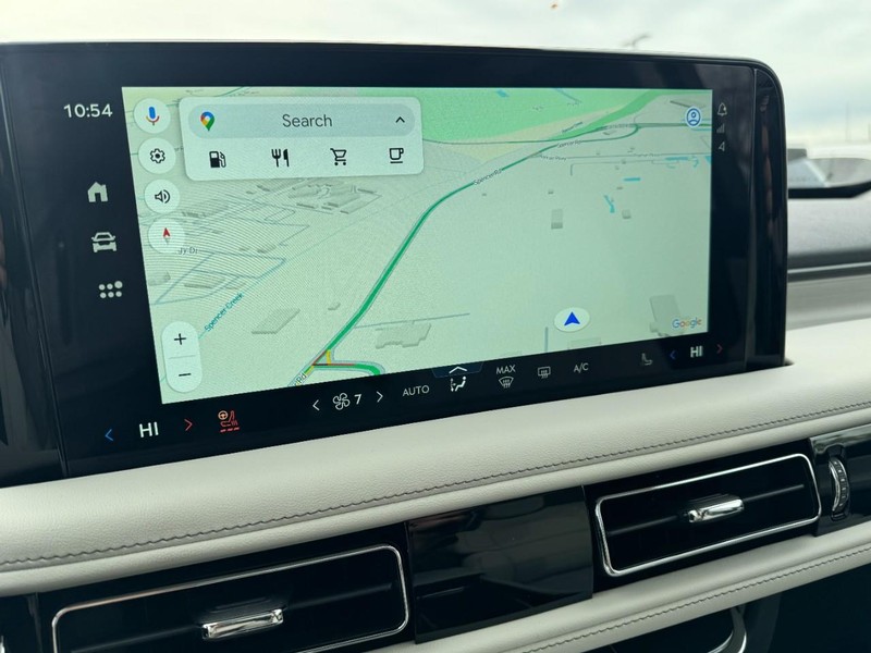 Lincoln Aviator Vehicle Full-screen Gallery Image 23