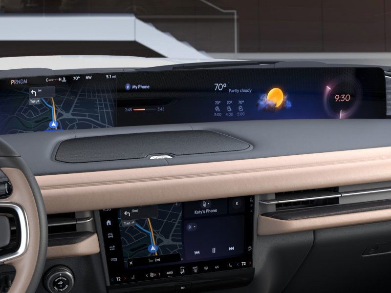 Lincoln Navigator L Vehicle Full-screen Gallery Image 14