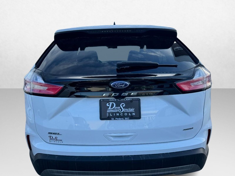 Ford Edge Vehicle Full-screen Gallery Image 06