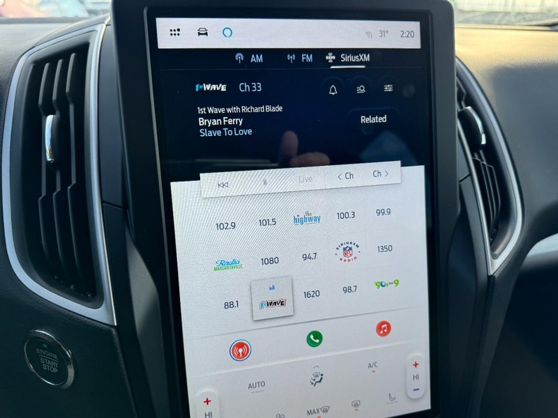 Ford Edge Vehicle Full-screen Gallery Image 18