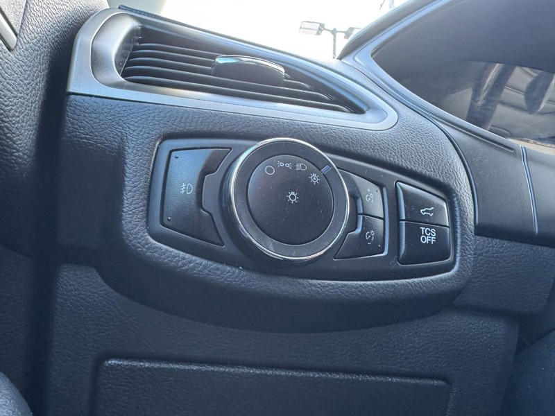 Ford Edge Vehicle Full-screen Gallery Image 22