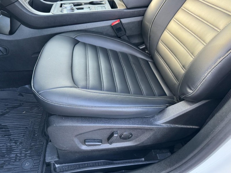 Ford Edge Vehicle Full-screen Gallery Image 26