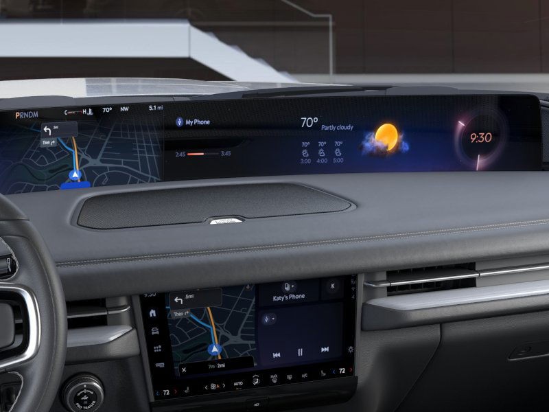 Lincoln Navigator L Vehicle Full-screen Gallery Image 14