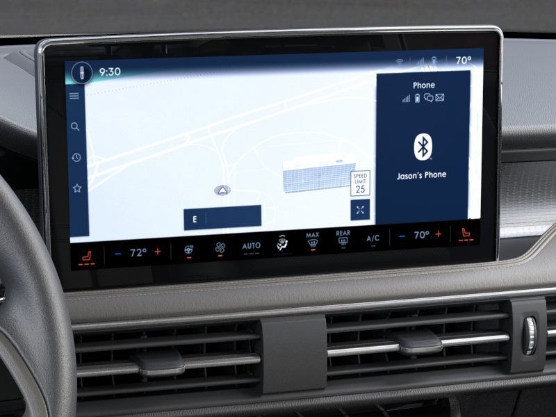 Lincoln Corsair Vehicle Full-screen Gallery Image 14