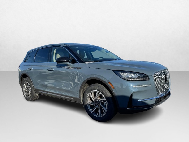 Lincoln Corsair Vehicle Full-screen Gallery Image 03