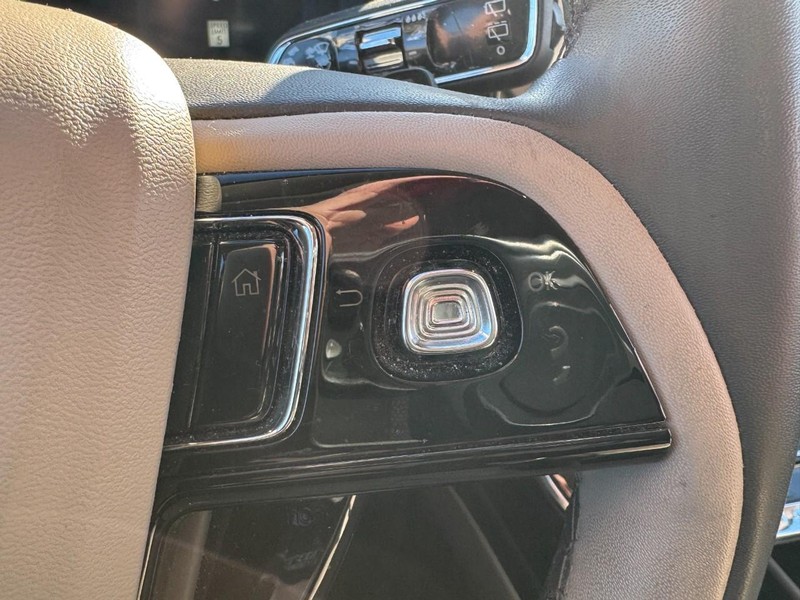 Lincoln Corsair Vehicle Full-screen Gallery Image 19