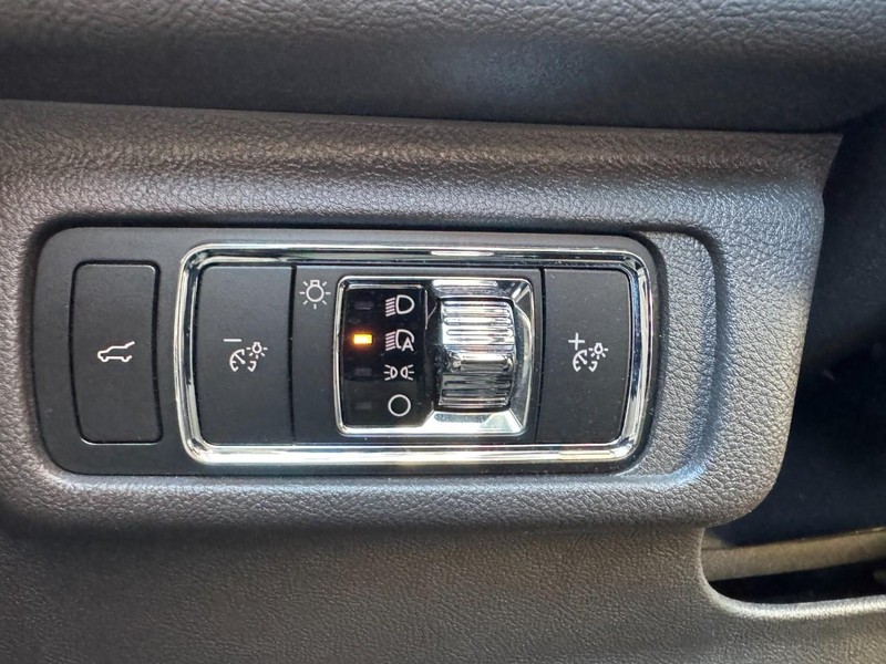 Lincoln Corsair Vehicle Full-screen Gallery Image 22