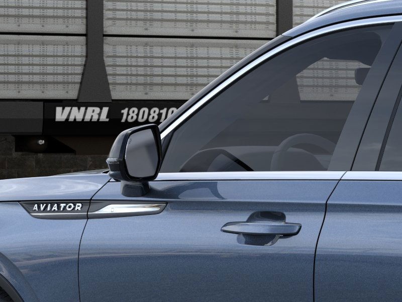 Lincoln Aviator Vehicle Full-screen Gallery Image 20