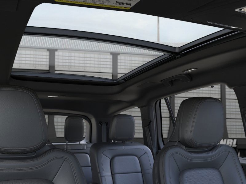 Lincoln Aviator Vehicle Full-screen Gallery Image 22