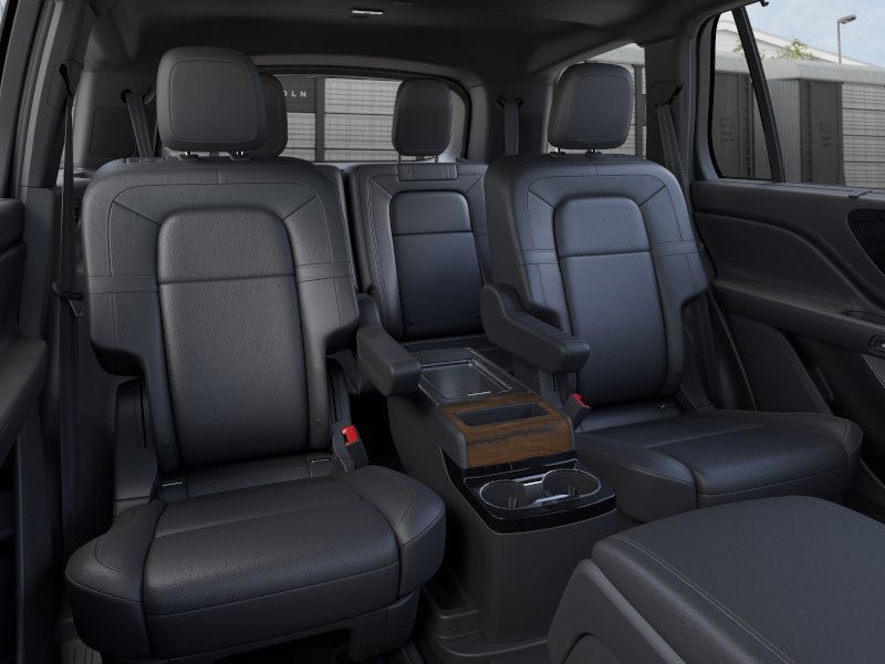 Lincoln Aviator Vehicle Full-screen Gallery Image 11