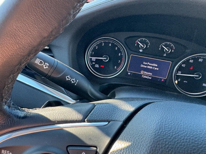 Buick Enclave Vehicle Full-screen Gallery Image 20