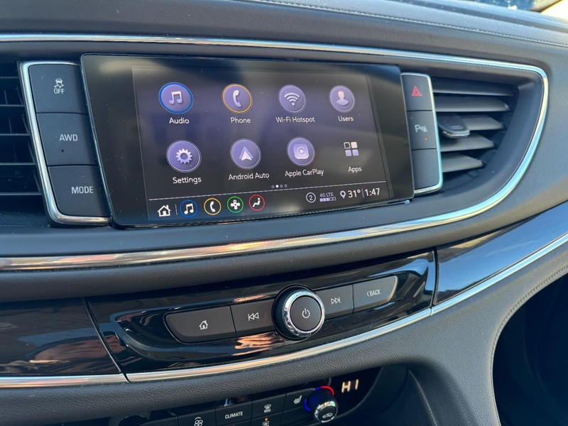 Buick Enclave Vehicle Full-screen Gallery Image 23