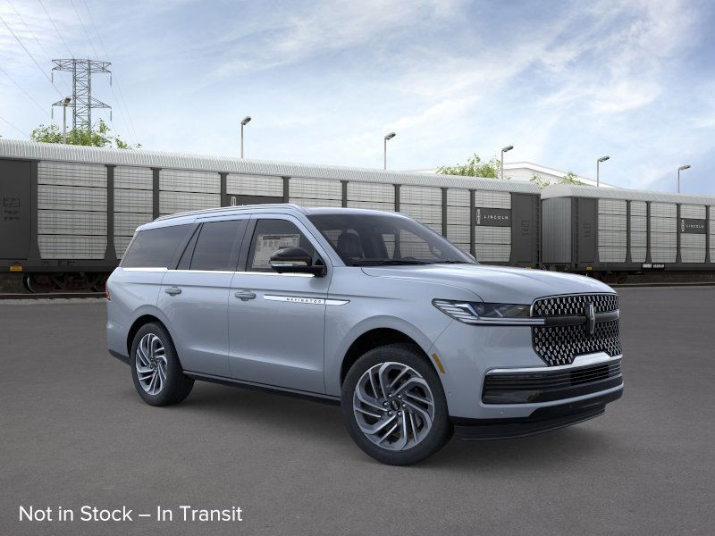 Lincoln Navigator Vehicle Full-screen Gallery Image 07