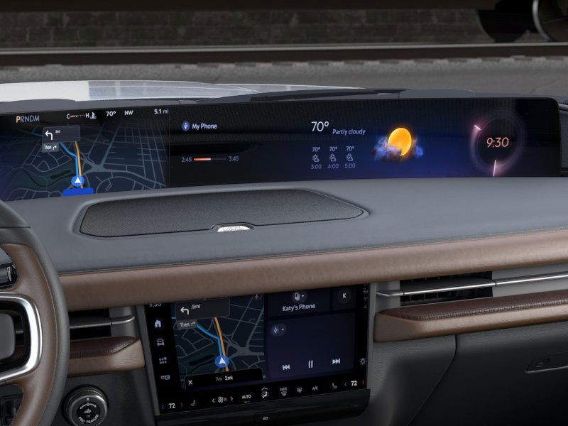 Lincoln Navigator Vehicle Full-screen Gallery Image 14