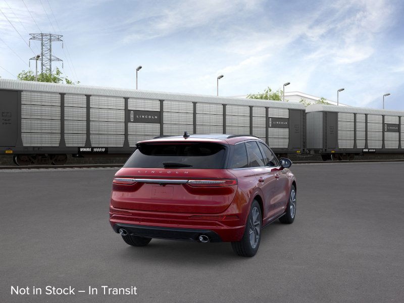 Lincoln Corsair Vehicle Full-screen Gallery Image 08