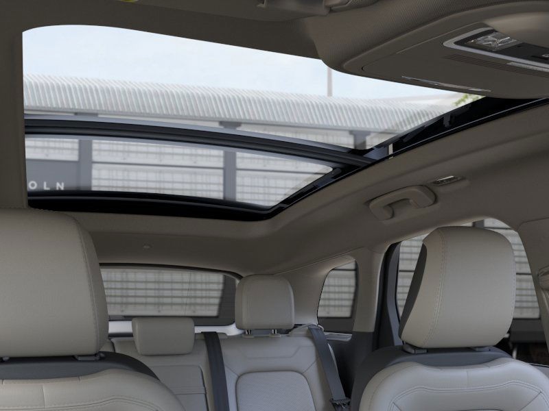 Lincoln Corsair Vehicle Full-screen Gallery Image 22