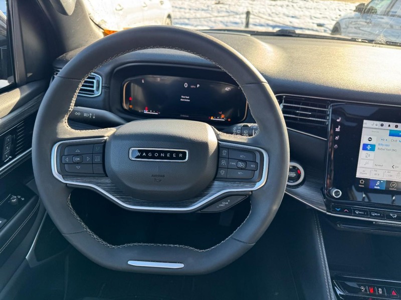 Jeep Wagoneer Vehicle Full-screen Gallery Image 10