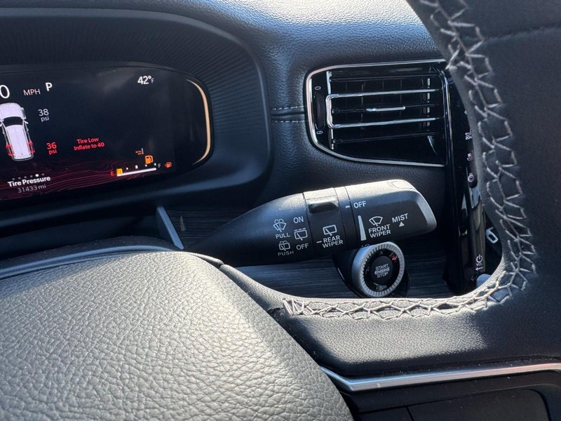 Jeep Wagoneer Vehicle Full-screen Gallery Image 21