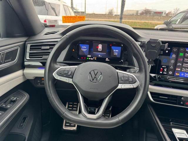 2025 Volkswagen Atlas Cross Sport 2.0T SEL Premium R-Line thumbnail image 10
