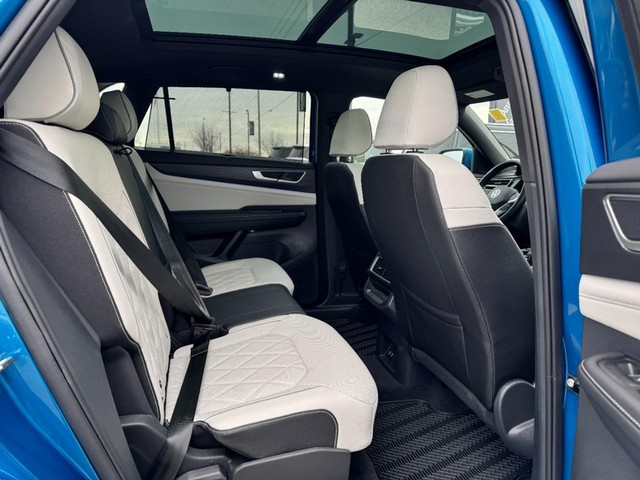 2025 Volkswagen Atlas Cross Sport 2.0T SEL Premium R-Line thumbnail image 13