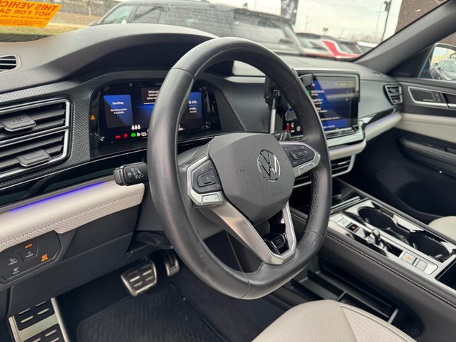 2025 Volkswagen Atlas Cross Sport 2.0T SEL Premium R-Line thumbnail image 15