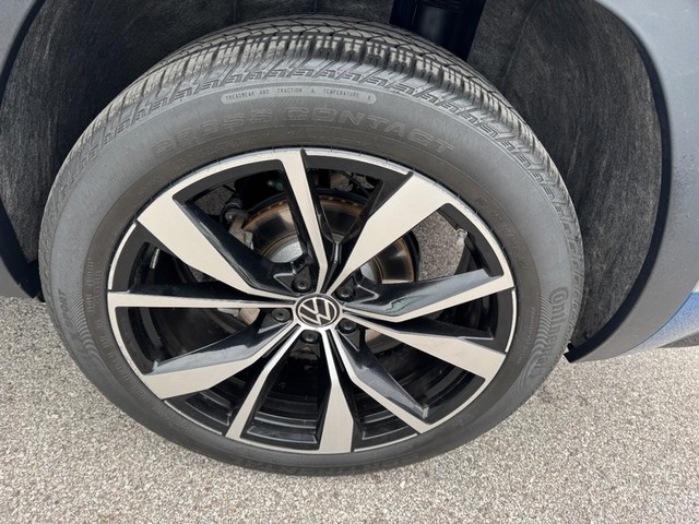 2025 Volkswagen Atlas Cross Sport 2.0T SEL Premium R-Line thumbnail image 27
