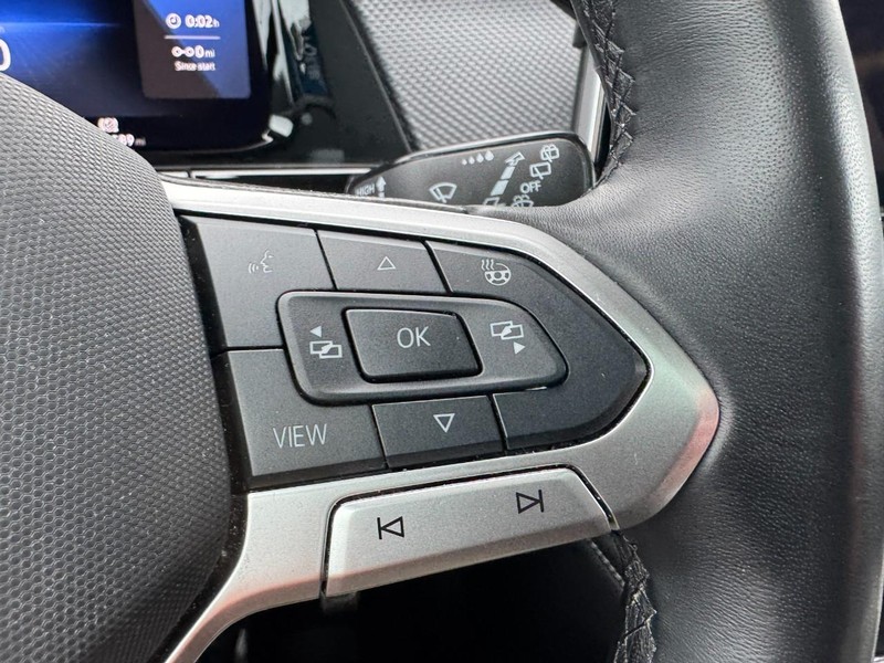 Volkswagen Atlas Cross Sport Vehicle Full-screen Gallery Image 19