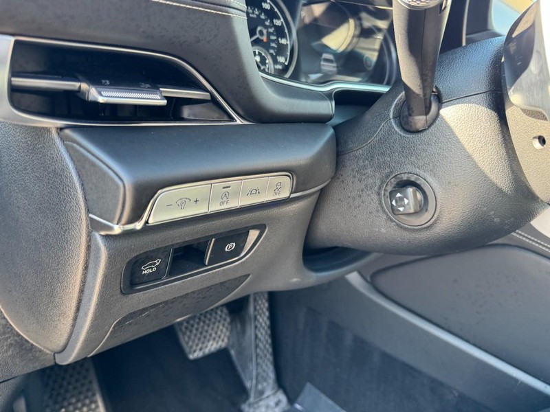 Genesis GV80 Vehicle Full-screen Gallery Image 14