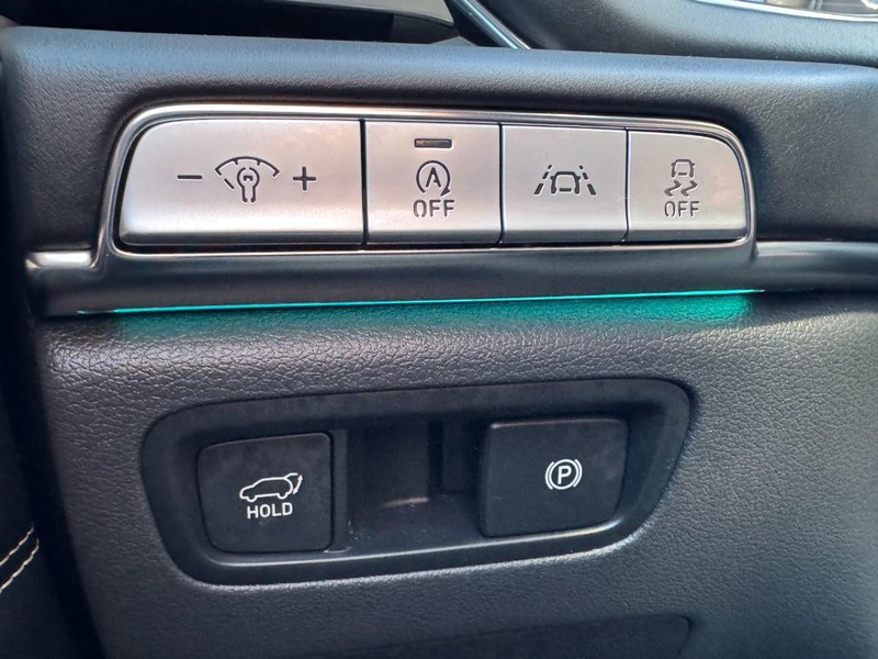 Genesis GV80 Vehicle Full-screen Gallery Image 20