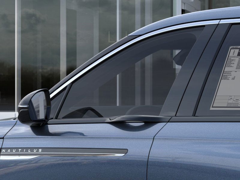 Lincoln Nautilus Vehicle Full-screen Gallery Image 20