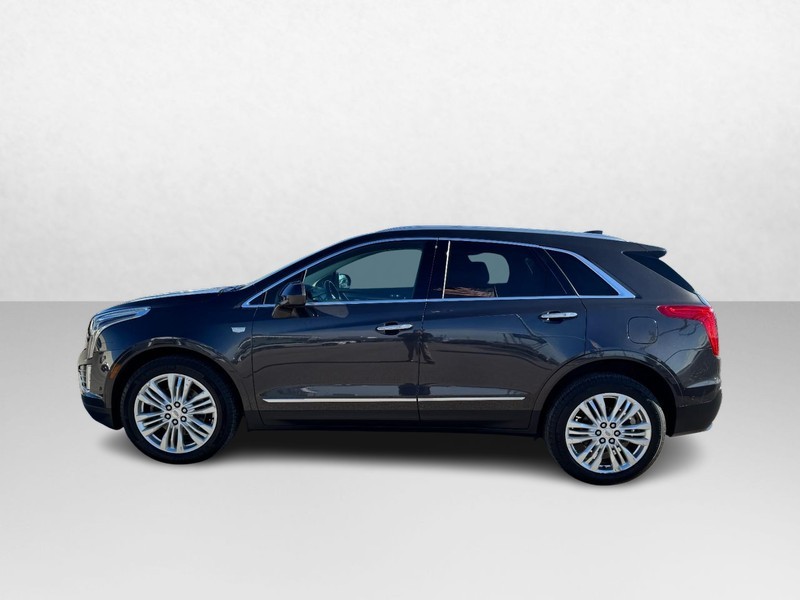 Cadillac XT5 Vehicle Full-screen Gallery Image 08