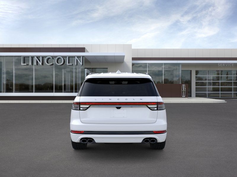 Lincoln Aviator Vehicle Full-screen Gallery Image 05