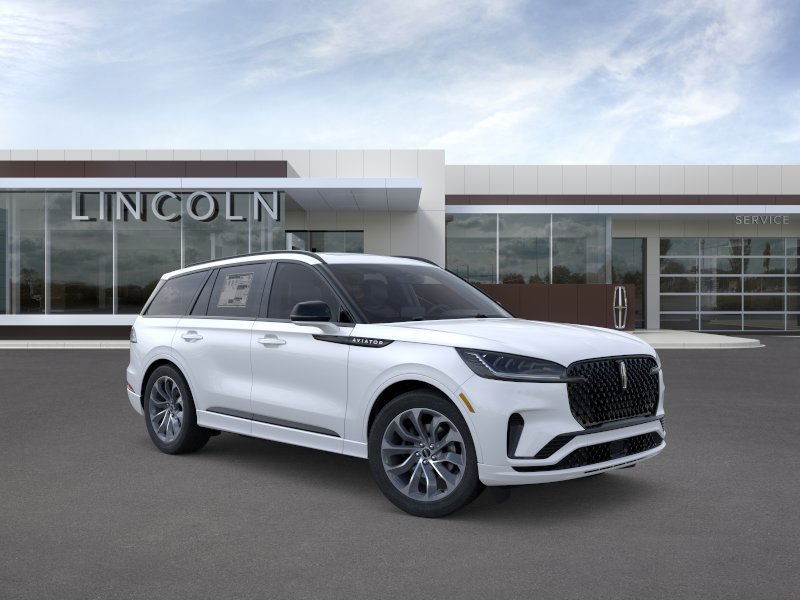 Lincoln Aviator Vehicle Full-screen Gallery Image 07