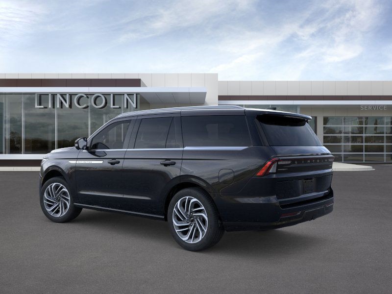 Lincoln Navigator Vehicle Full-screen Gallery Image 04