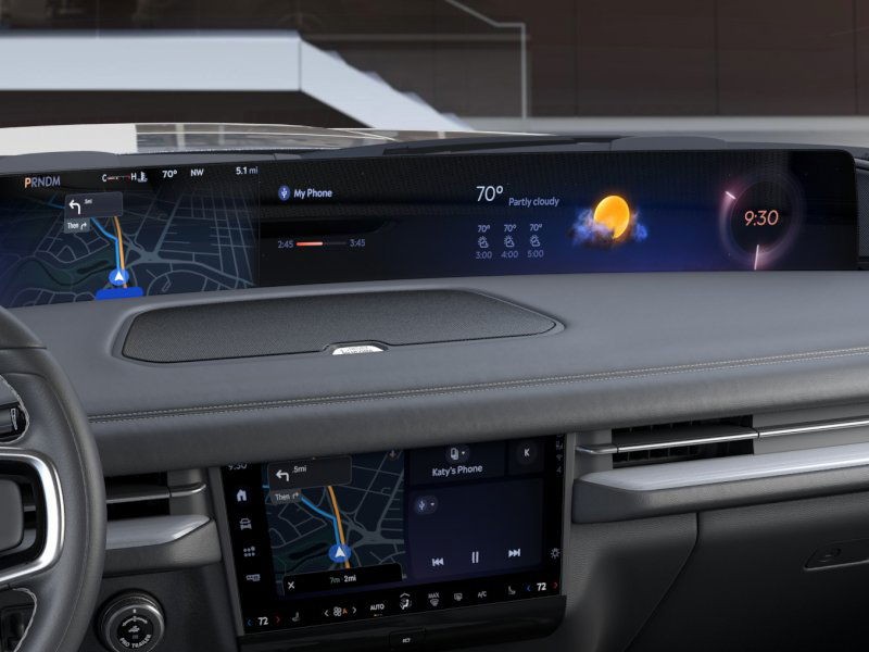 Lincoln Navigator Vehicle Full-screen Gallery Image 14