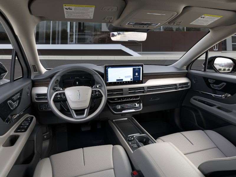 Lincoln Corsair Vehicle Full-screen Gallery Image 09