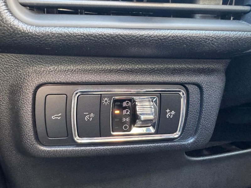 Lincoln Corsair Vehicle Full-screen Gallery Image 22