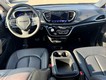 2025 Chrysler Pacifica Select thumbnail image 09