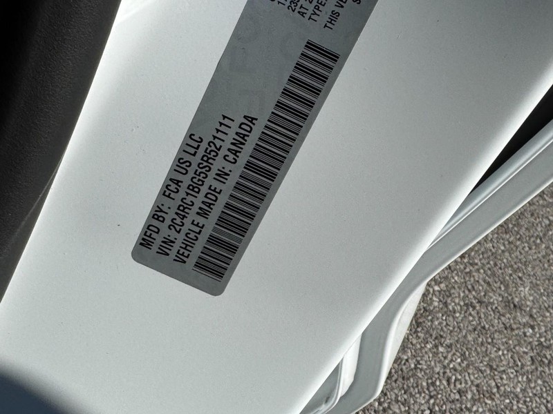 Chrysler Pacifica Vehicle Full-screen Gallery Image 28