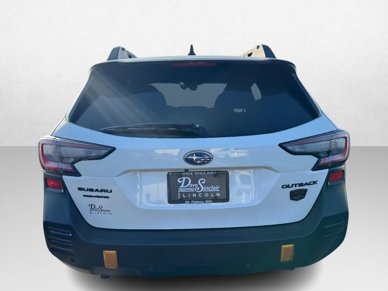 Subaru Outback Vehicle Full-screen Gallery Image 06